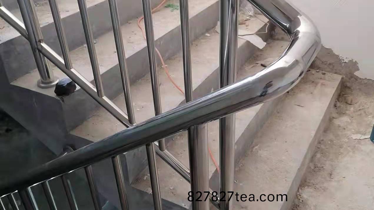  不(bu)鏽(xiu)鋼護(hu)欄-026  